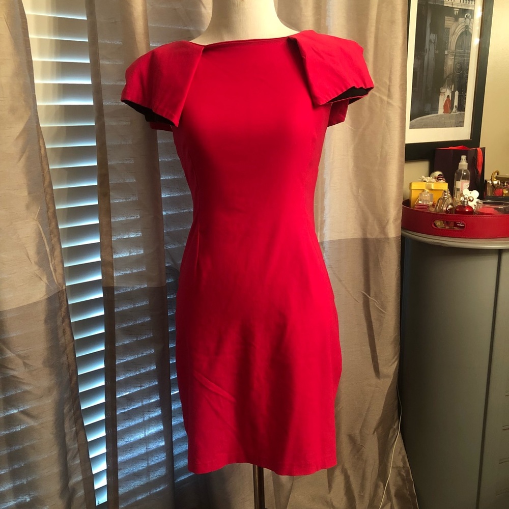 Absolutely adorable mini dress.